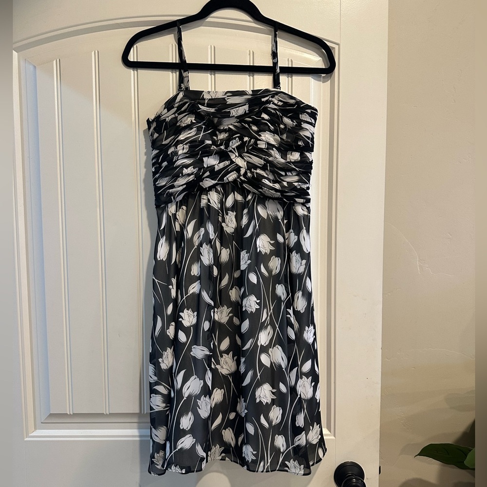 Like-new White House Black Market black floral slip dress